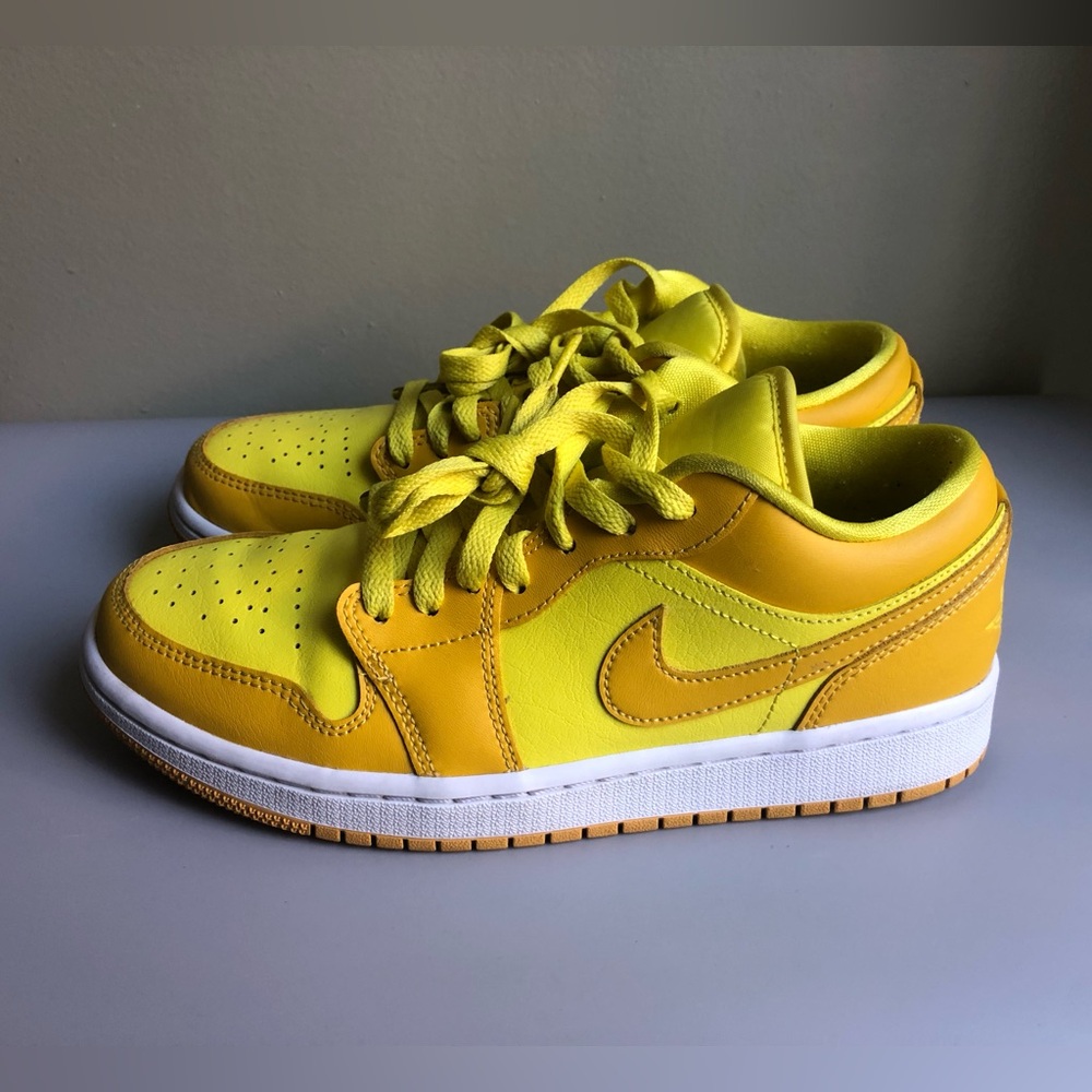 Nike Air Jordan 1 Low Yellow Strike White Pollen Size: US Women's 8 - Picture 3 of 12